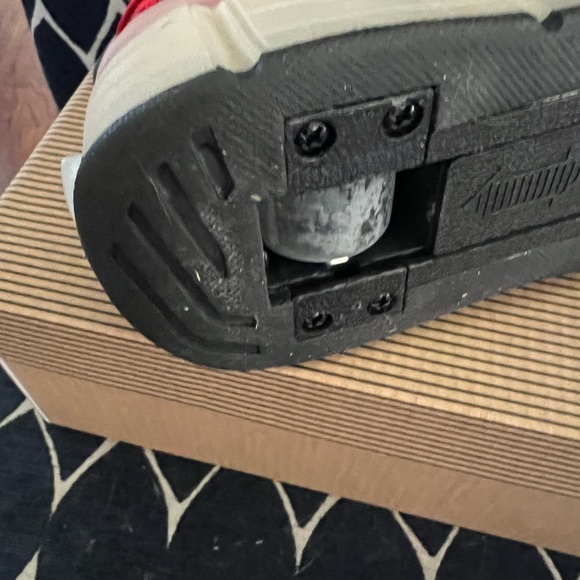 Red Unbranded wheelie light up sneakers - Picture 7 of 7